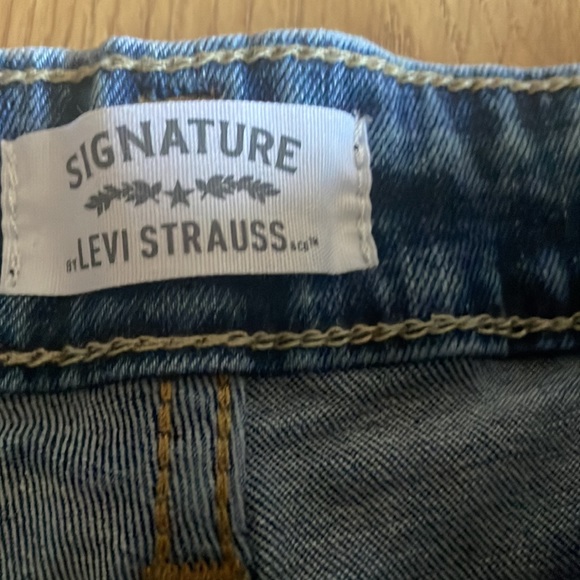 Levi Strauss denim shorts - Picture 3 of 5